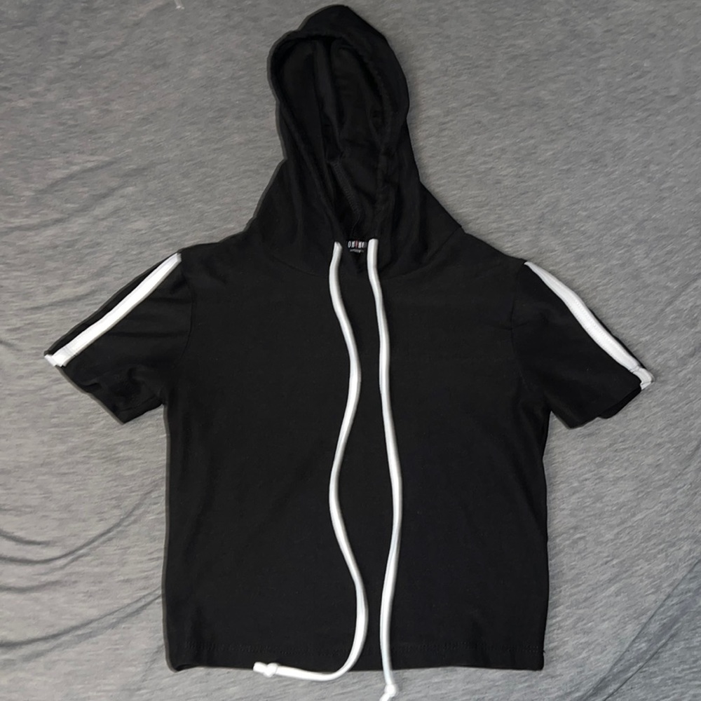 Cropped Short-Sleeved Hooded Top - Picture 1 of 2